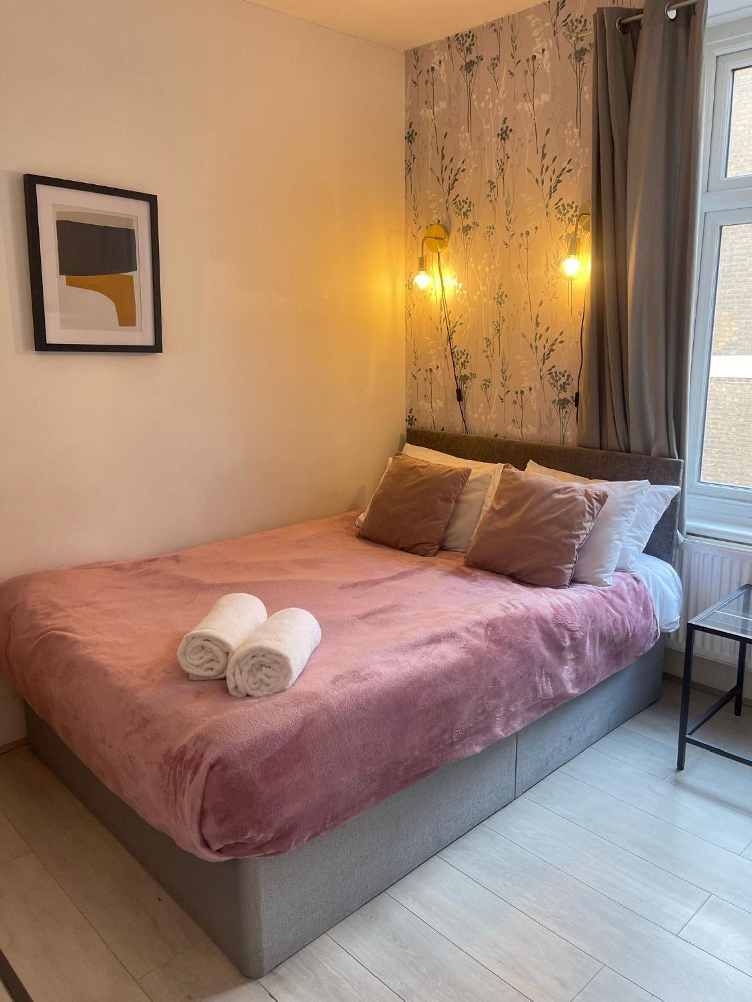 Lovely 2 Bed Flat 2 Floor Miles Лондон Екстериор снимка